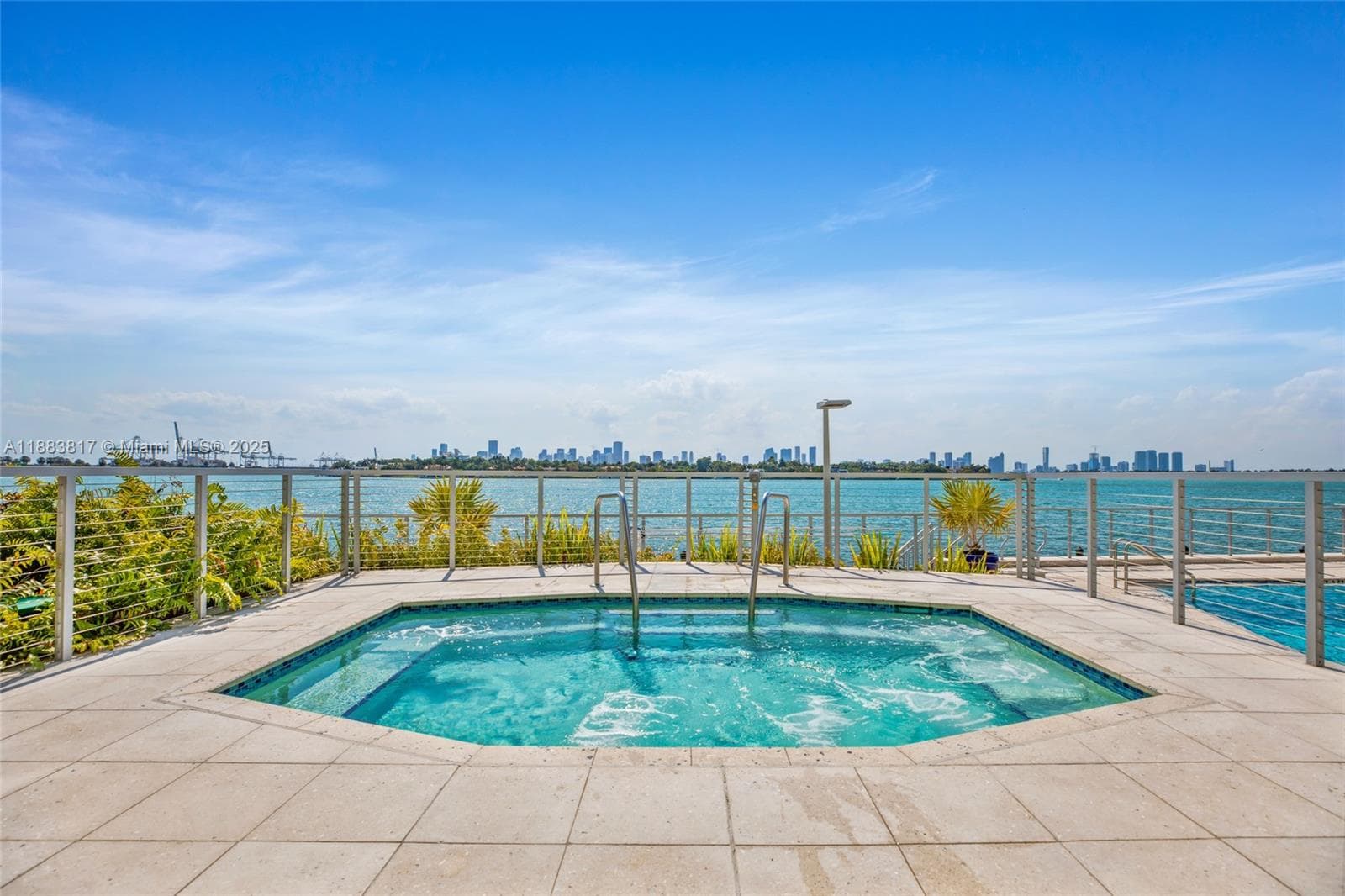 A11883817 — Miami Beach — 33