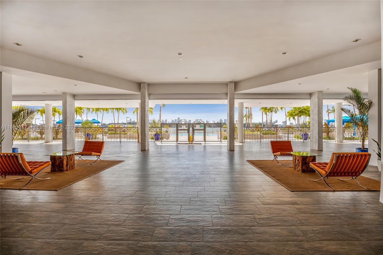 A11883817 — Miami Beach — 31