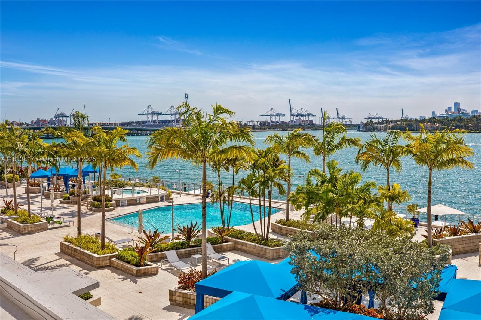A11883817 — Miami Beach — 25