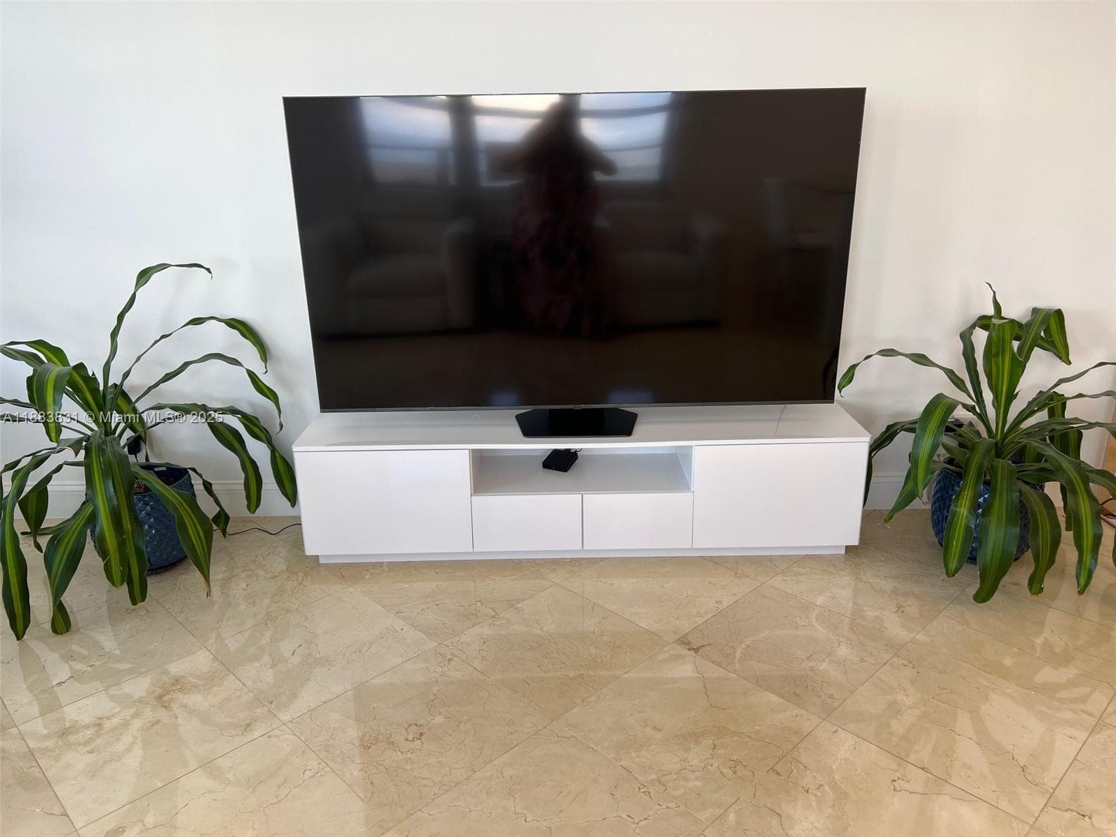 A11883831 — Miami Beach — 13