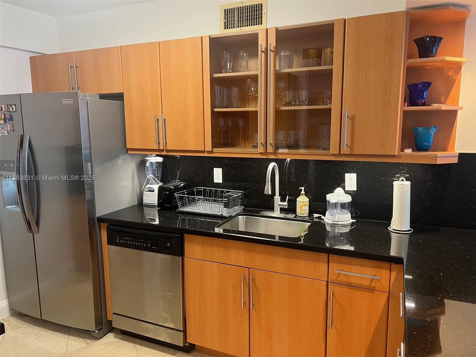 A11883831 — Miami Beach — 16