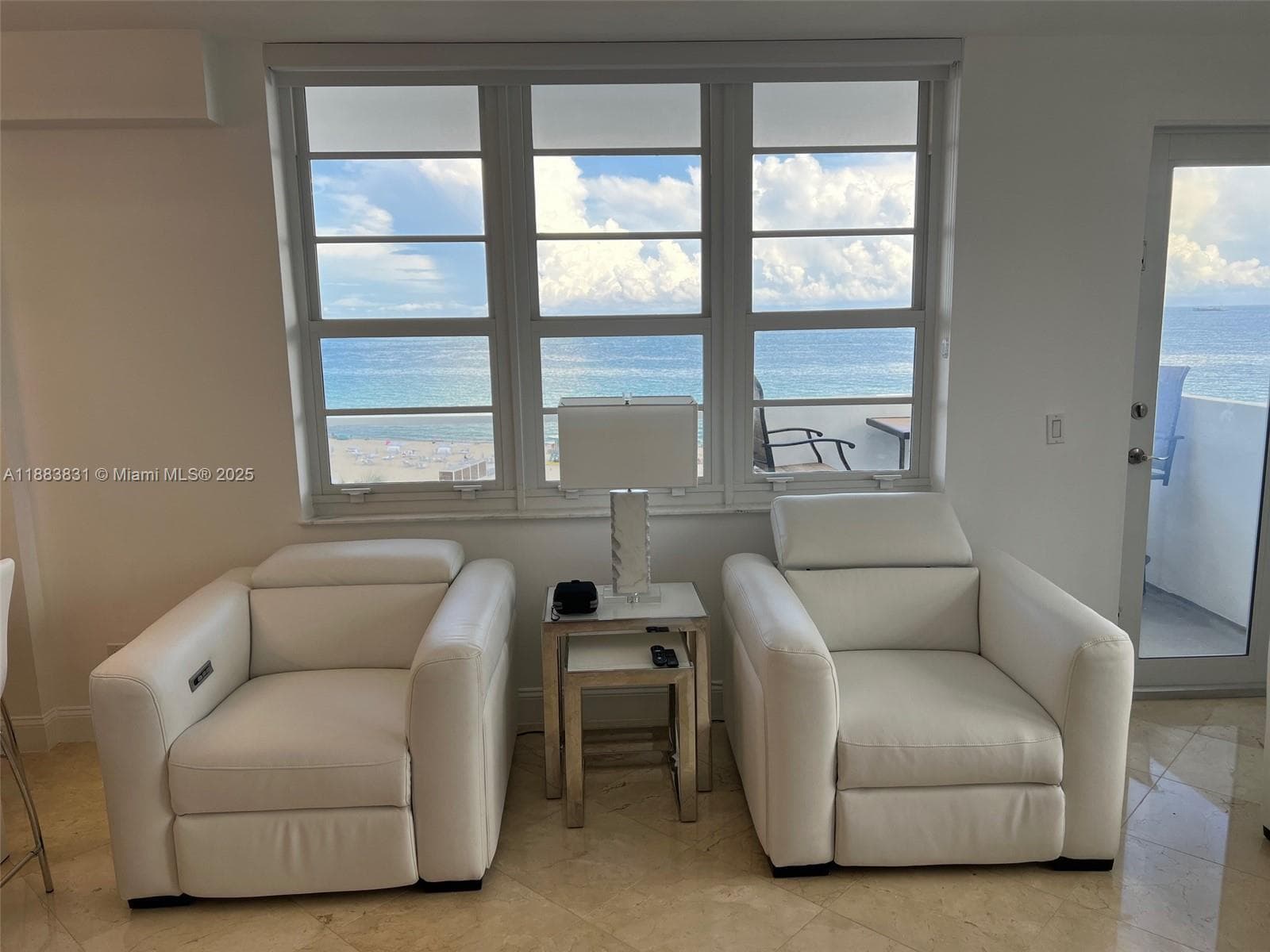 A11883831 — Miami Beach — 12