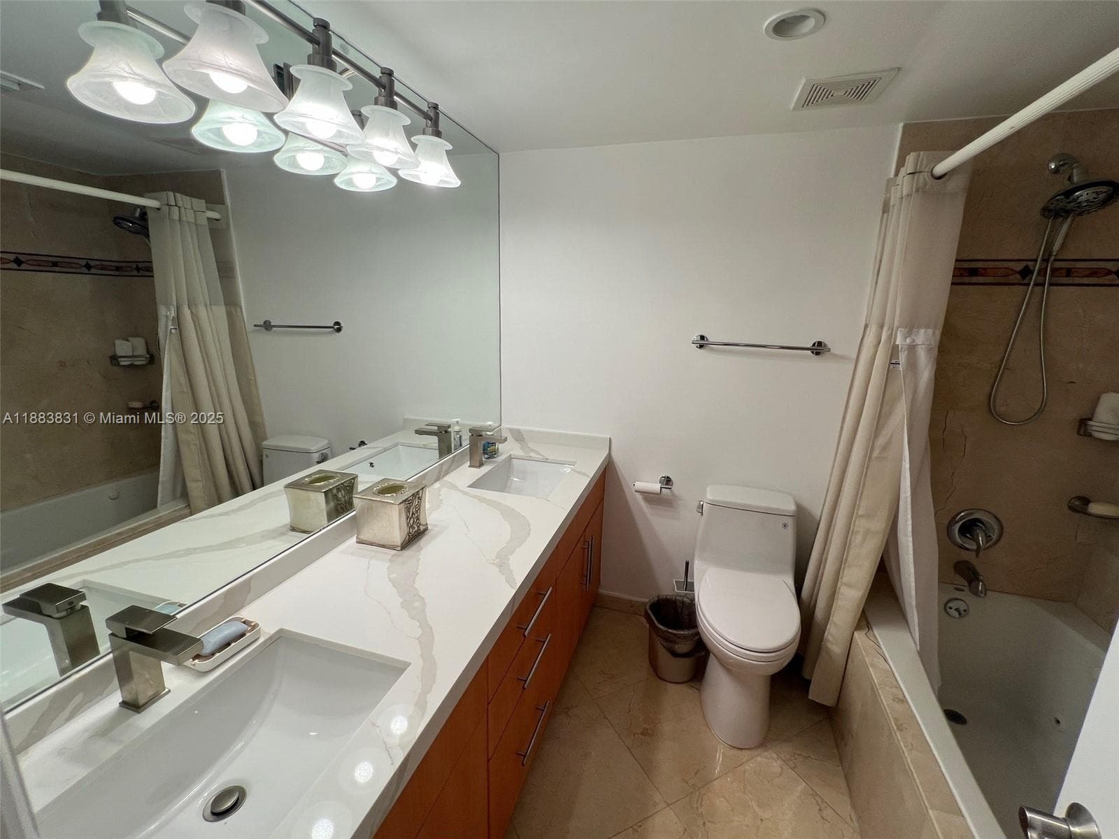 A11883831 — Miami Beach — 22