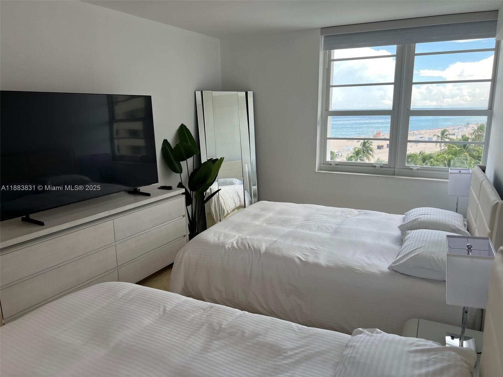 A11883831 — Miami Beach — 28