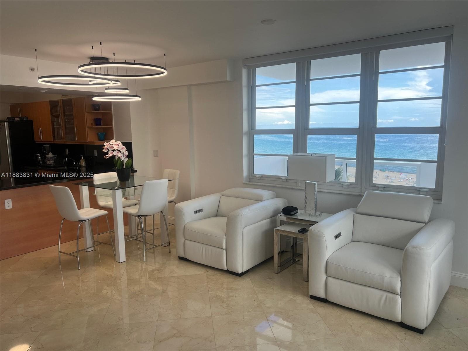 A11883831 — Miami Beach — 10