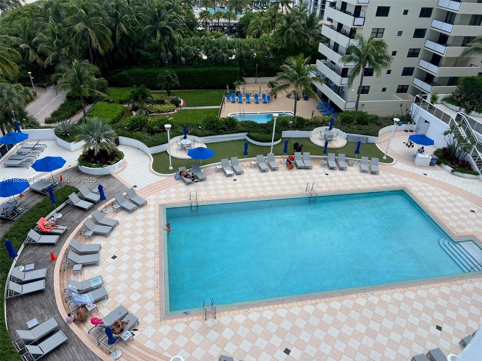 A11883831 — Miami Beach — 54