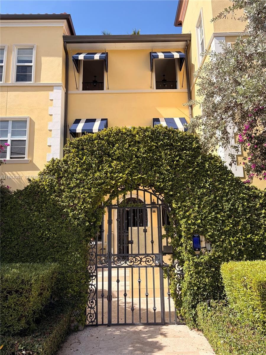 A11884397 — Miami Beach — 13