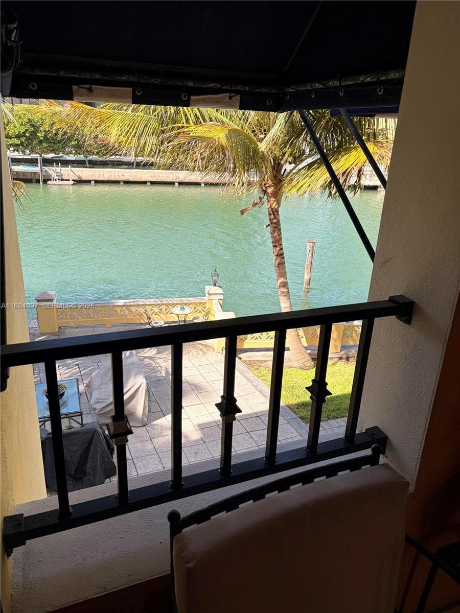 A11884397 — Miami Beach — 16