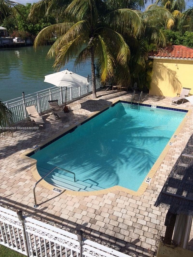 A11884397 — Miami Beach