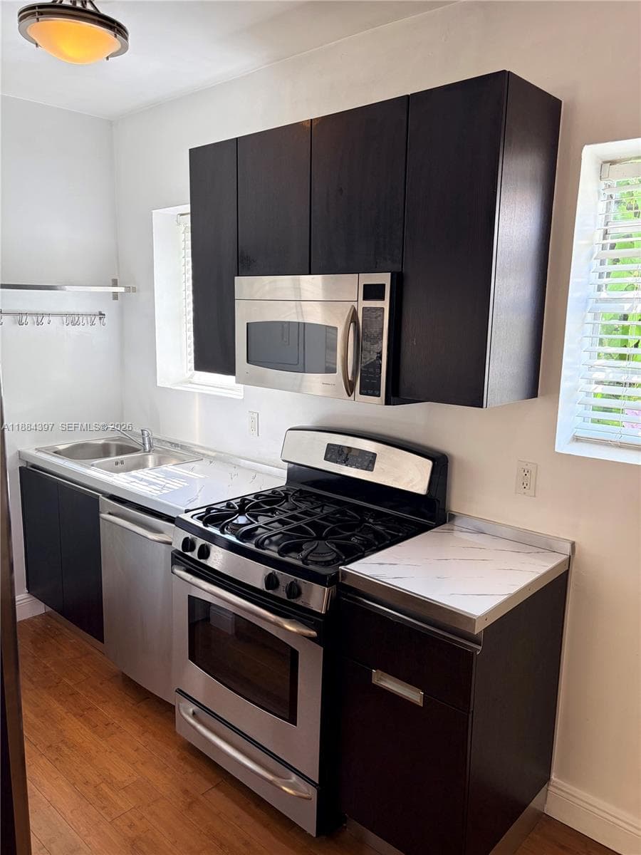 A11884397 — Miami Beach — 10