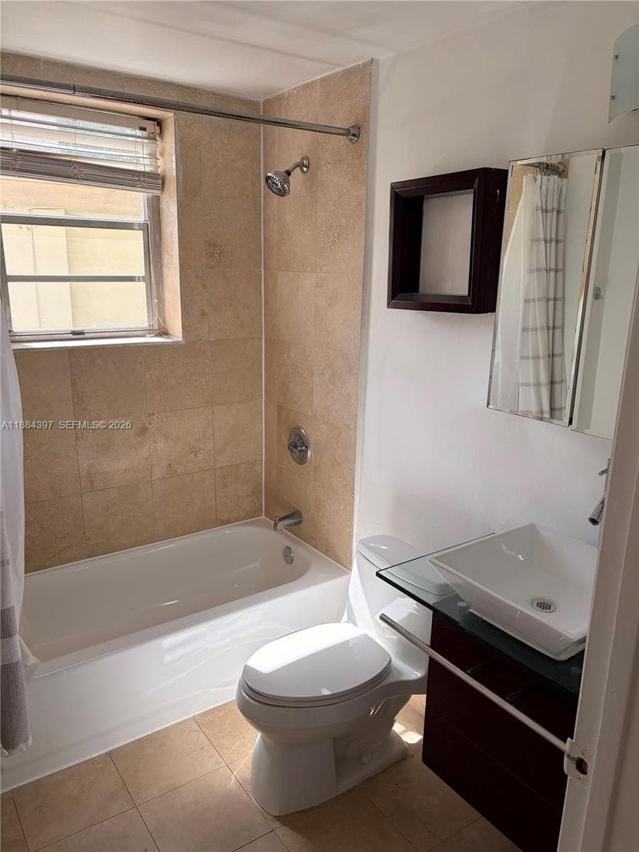 A11884397 — Miami Beach — 8