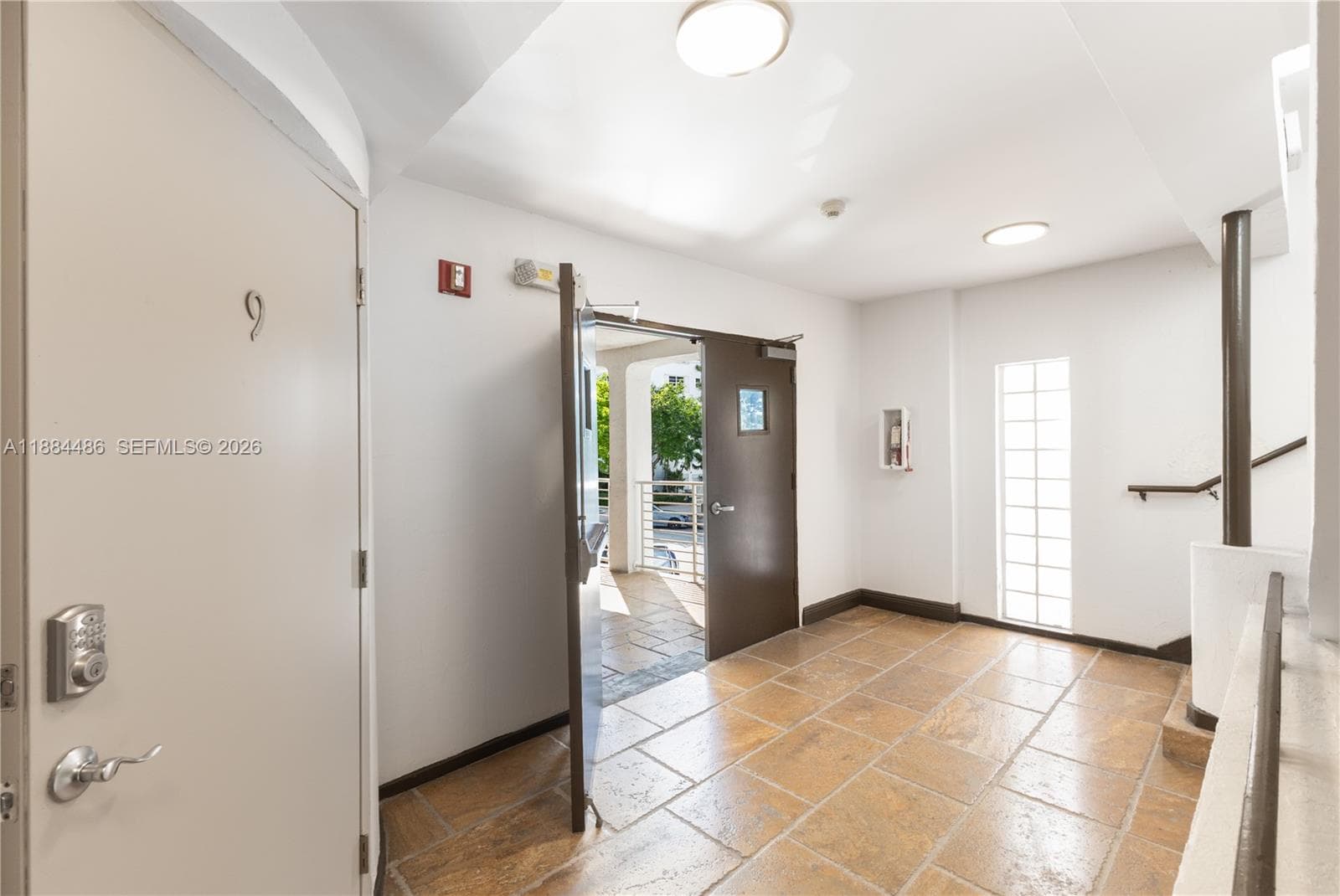 A11884486 — Miami Beach — 6