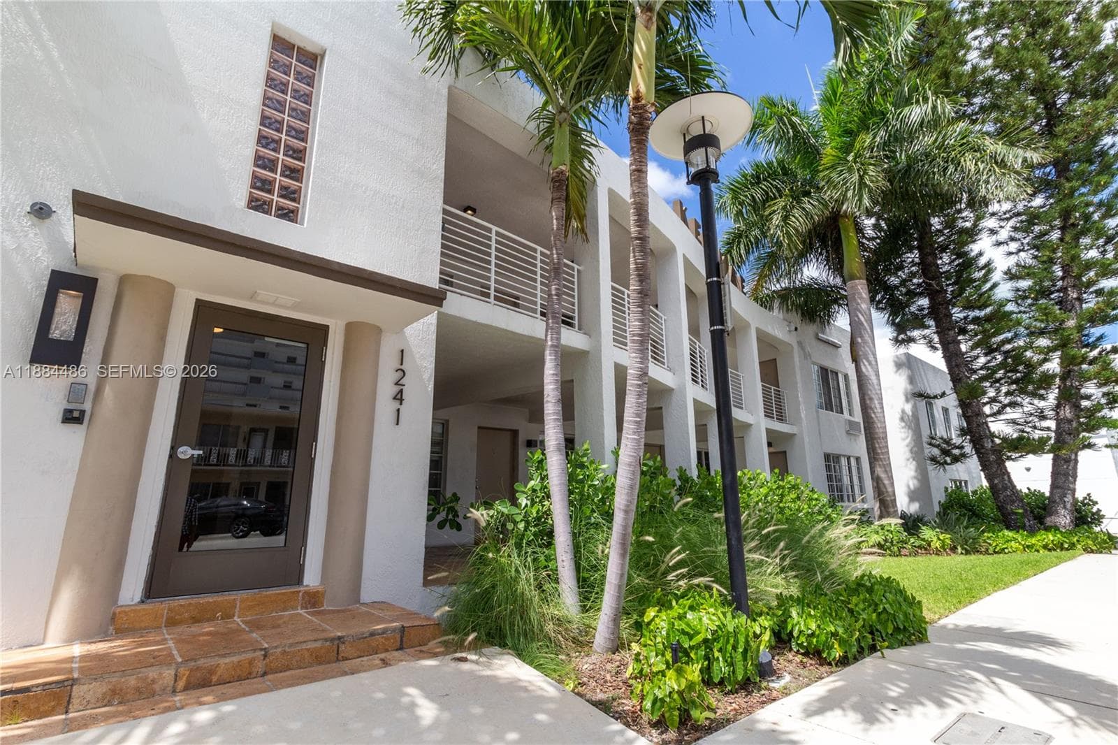 A11884486 — Miami Beach — 3