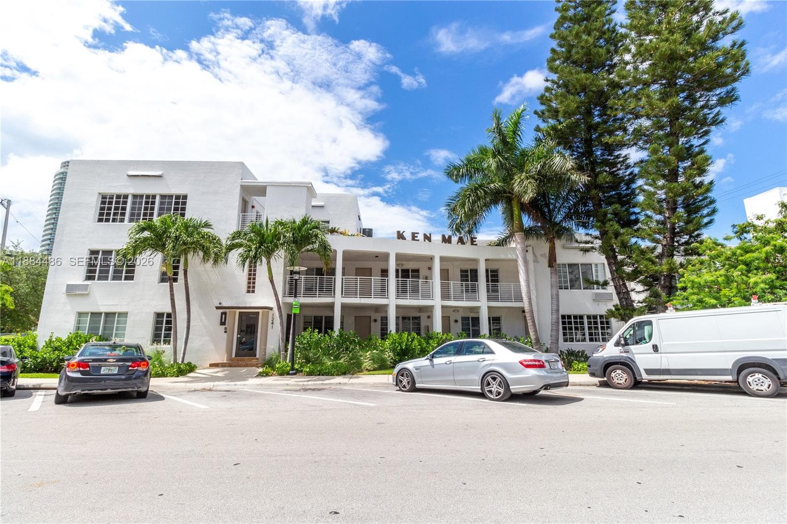 A11884486 — Miami Beach