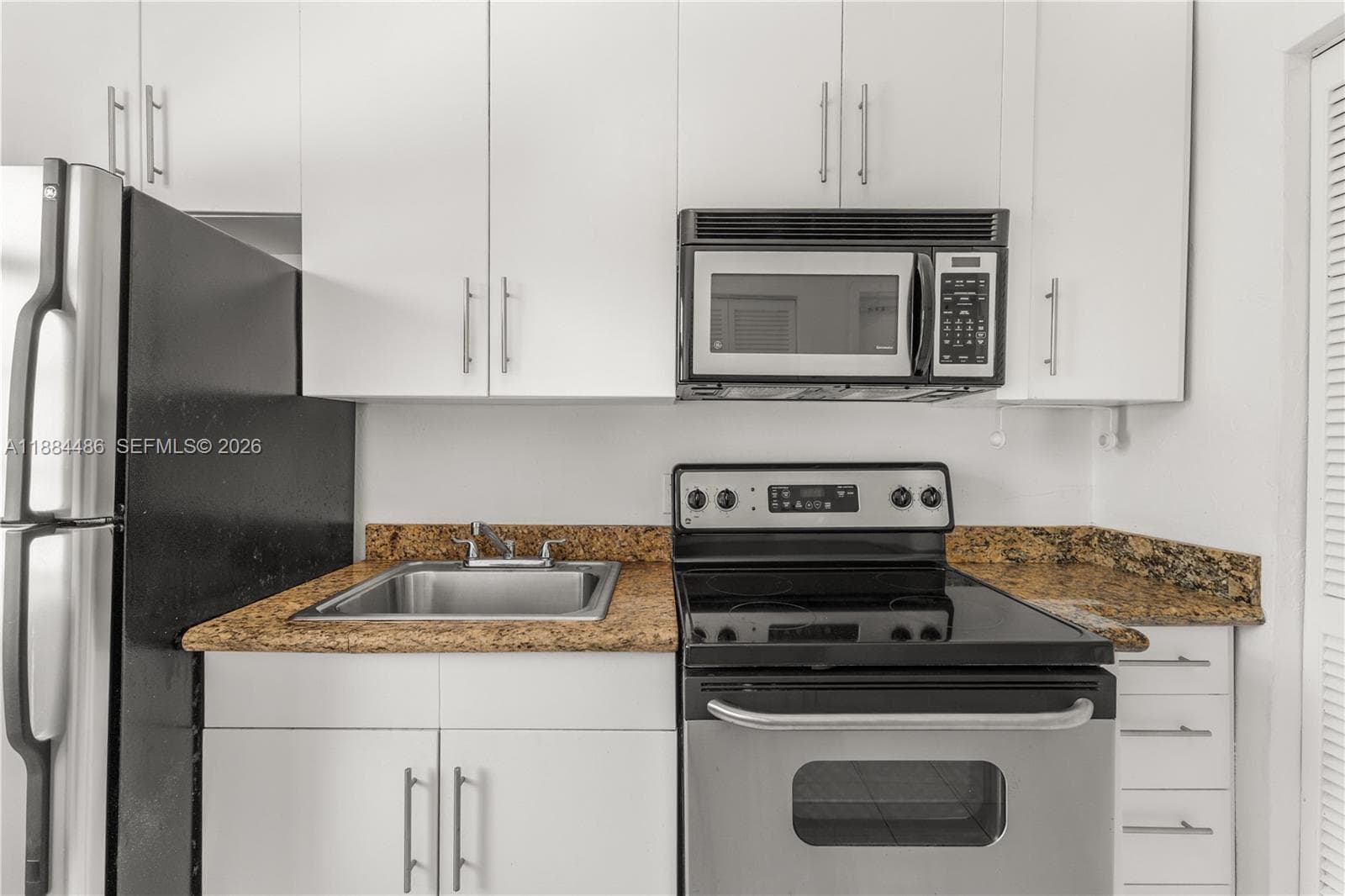 A11884486 — Miami Beach — 15
