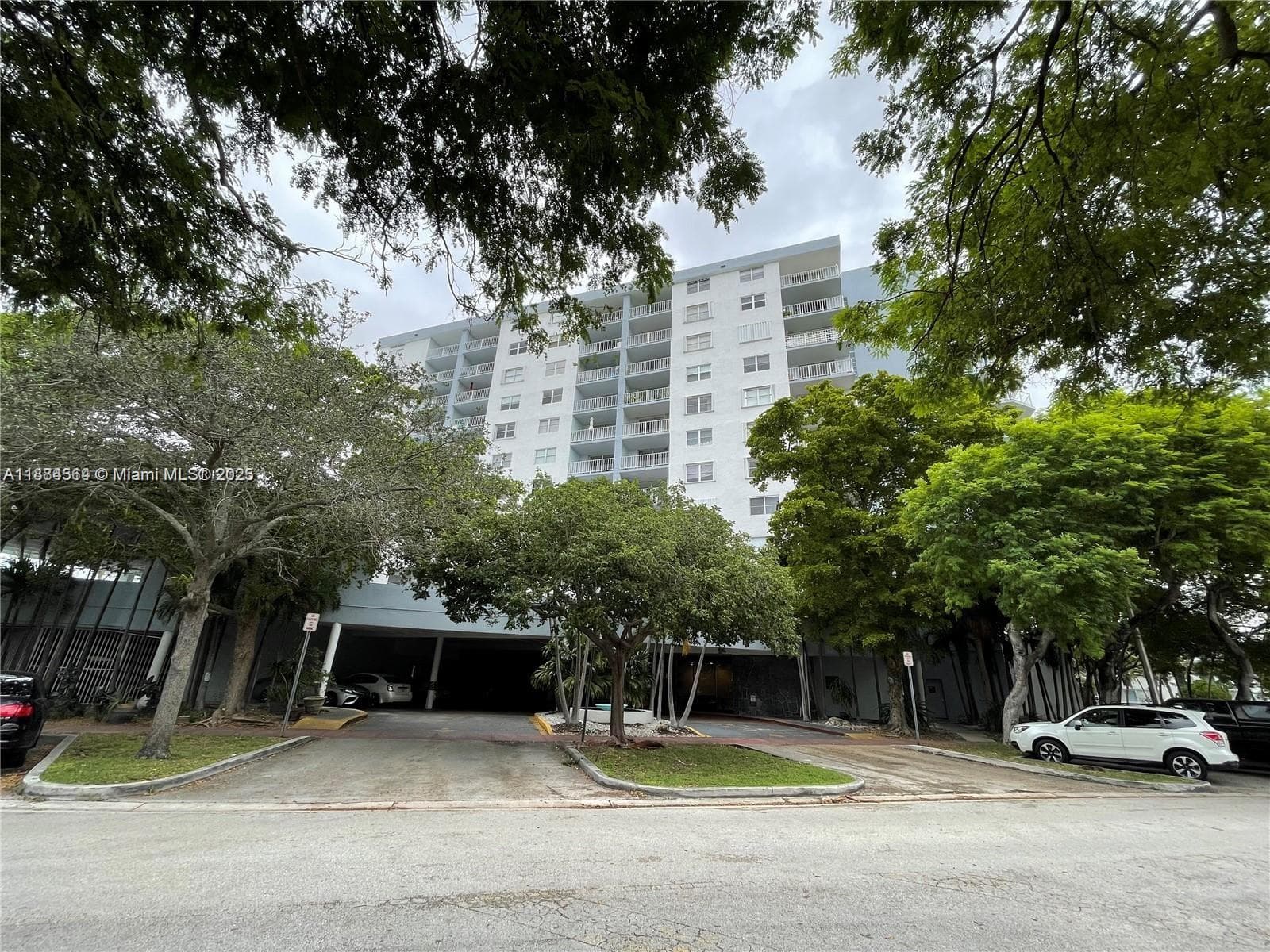 A11884564 — Miami Beach — 13