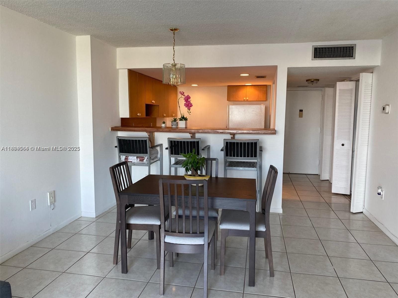A11884564 — Miami Beach