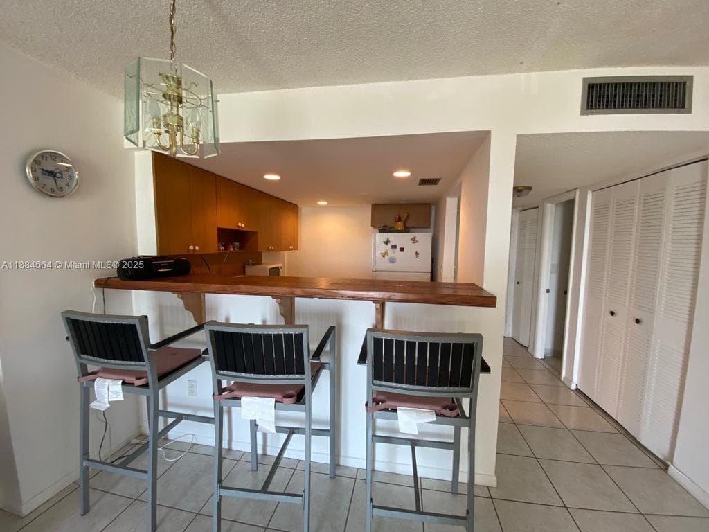 A11884564 — Miami Beach — 9