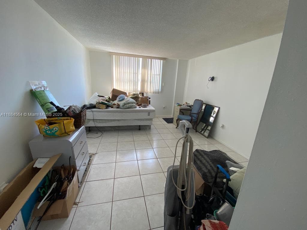 A11884564 — Miami Beach — 11