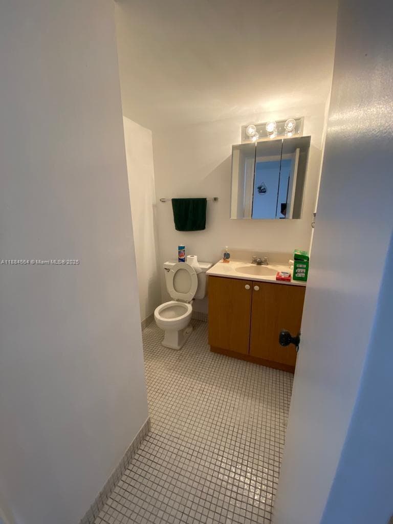 A11884564 — Miami Beach — 8