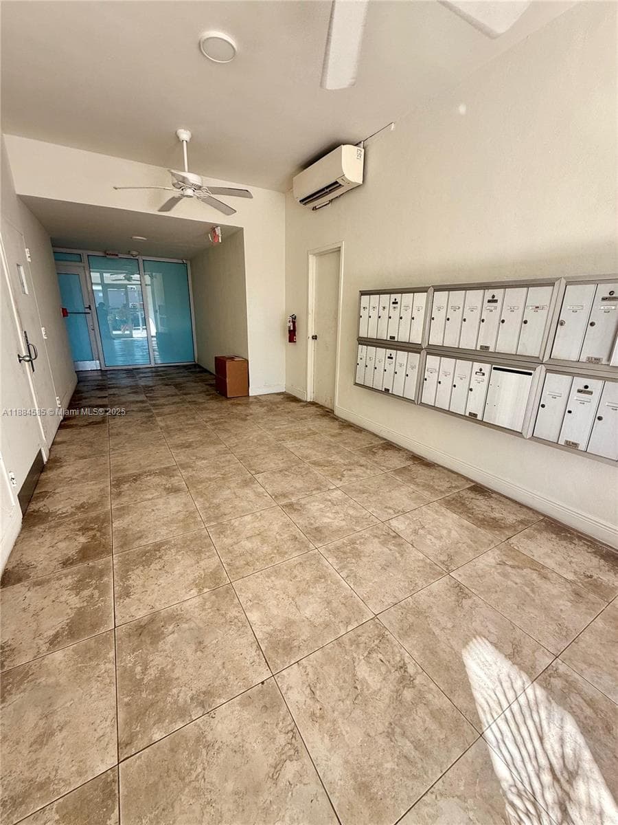 A11884585 — Miami Beach — 23