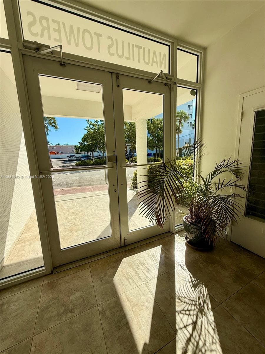 A11884585 — Miami Beach — 26