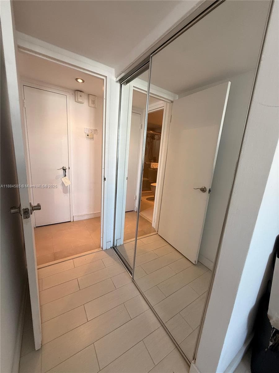 A11884585 — Miami Beach — 22