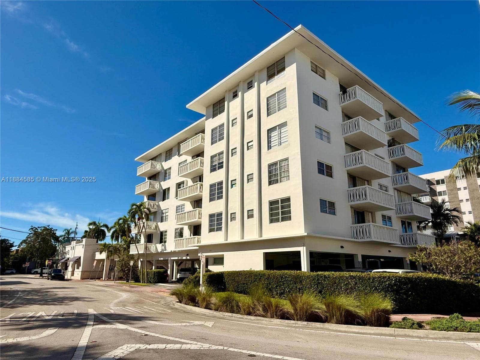 A11884585 — Miami Beach