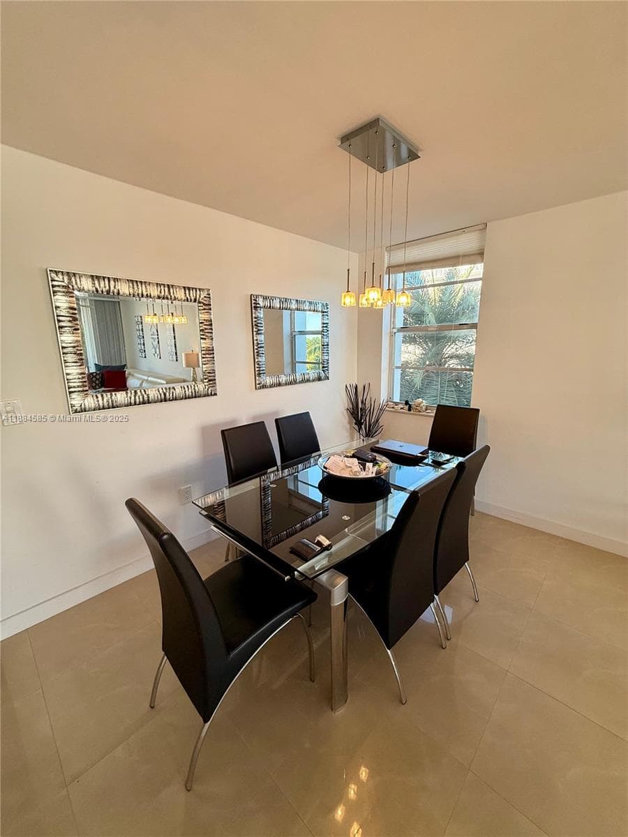 A11884585 — Miami Beach — 5