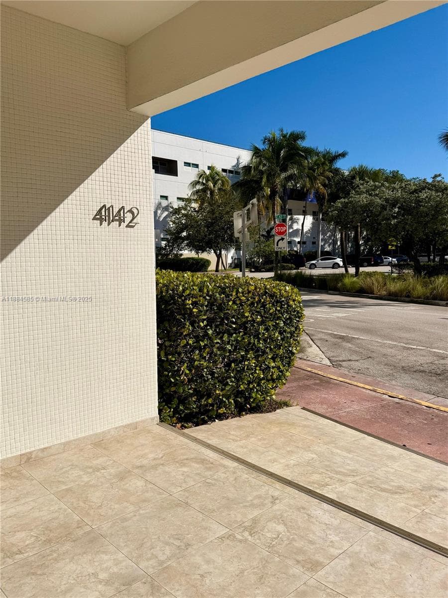 A11884585 — Miami Beach — 28