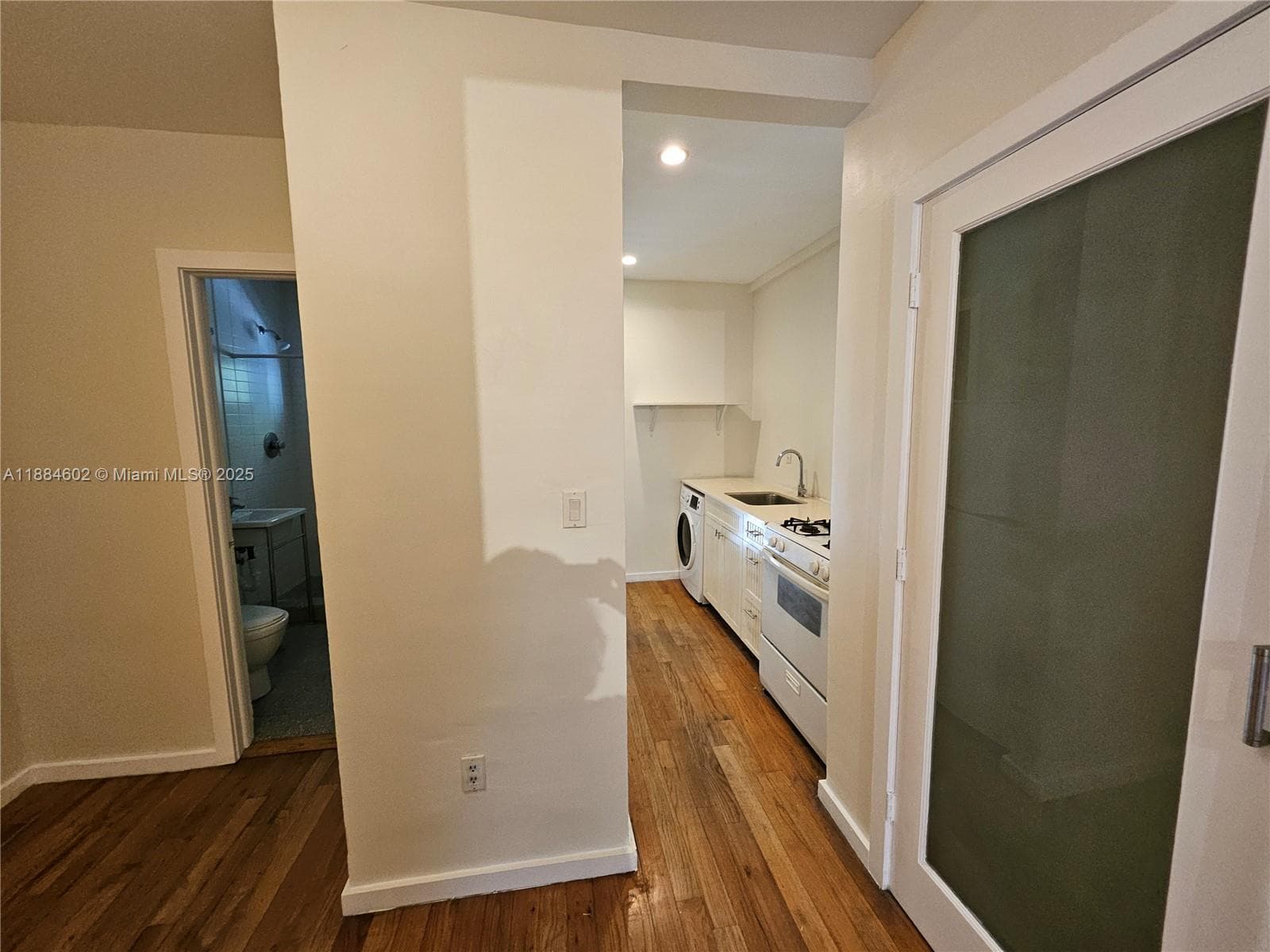 A11884602 — Miami Beach — 6