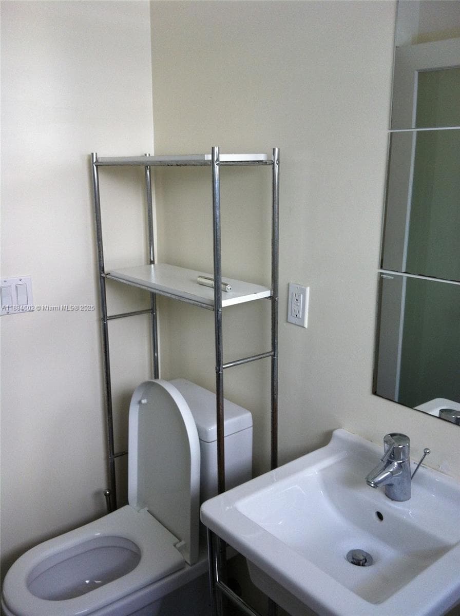 A11884602 — Miami Beach — 16