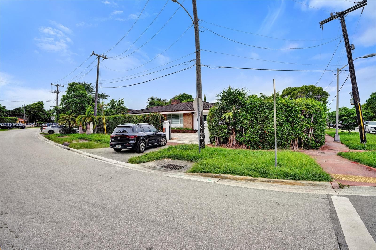 A11885201 — Miami Beach — 52