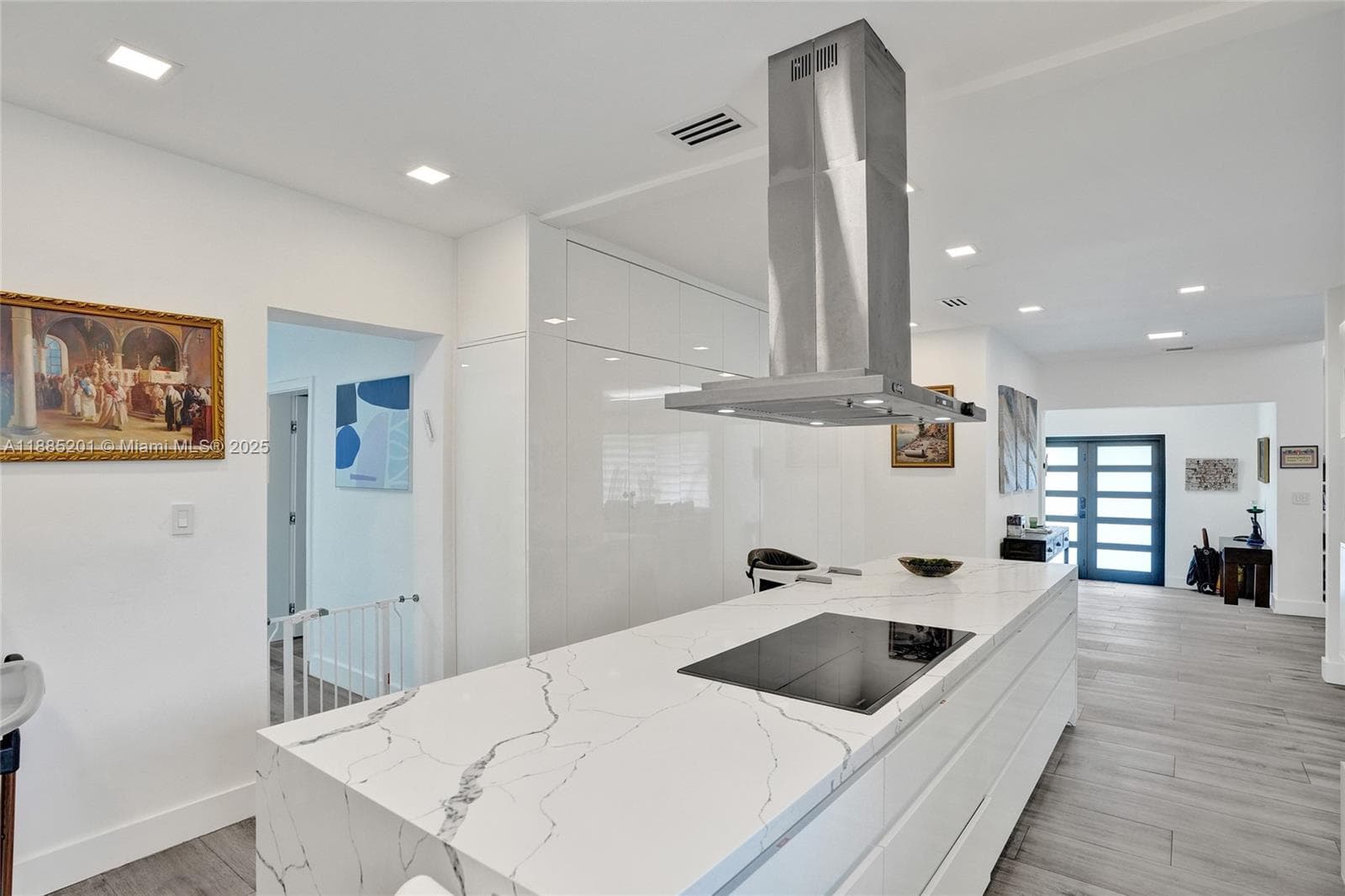 A11885201 — Miami Beach — 20