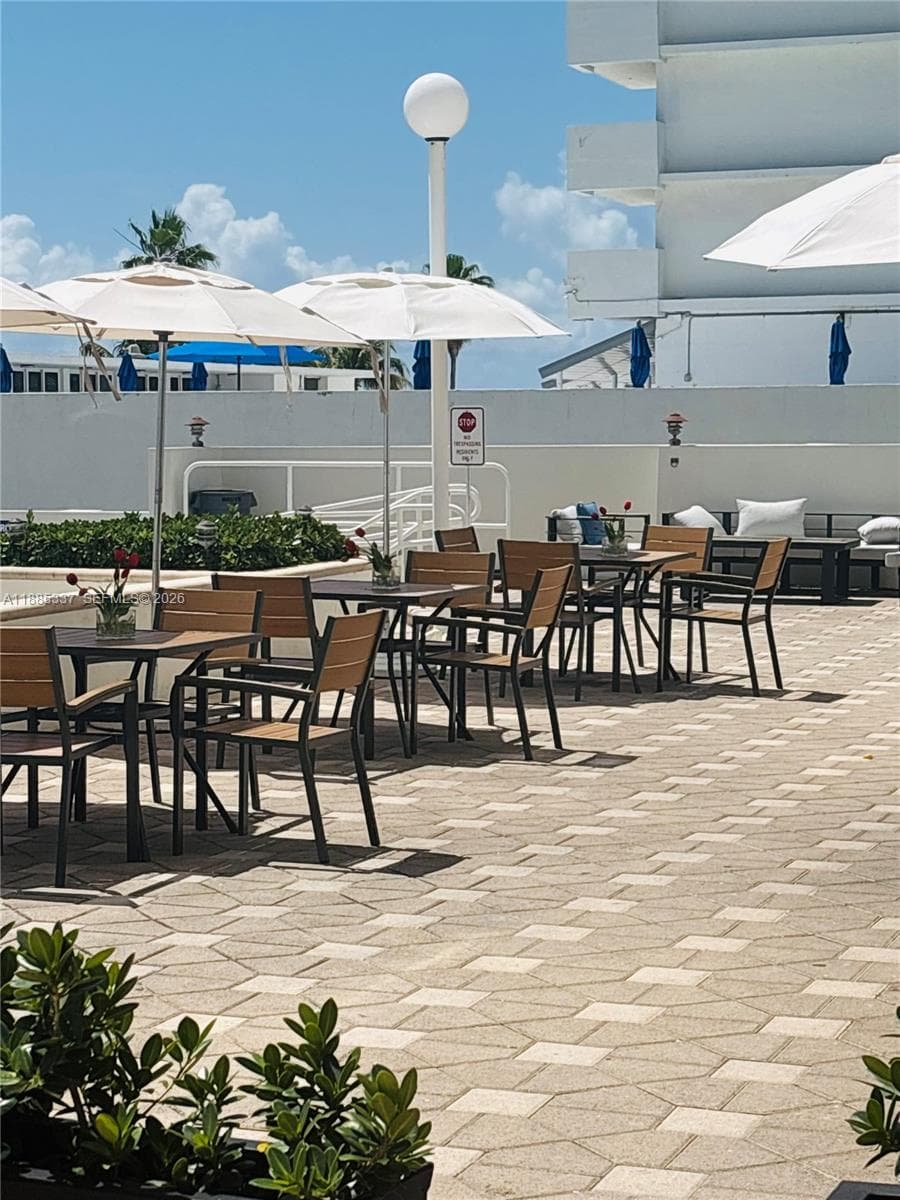A11885337 — Miami Beach — 16