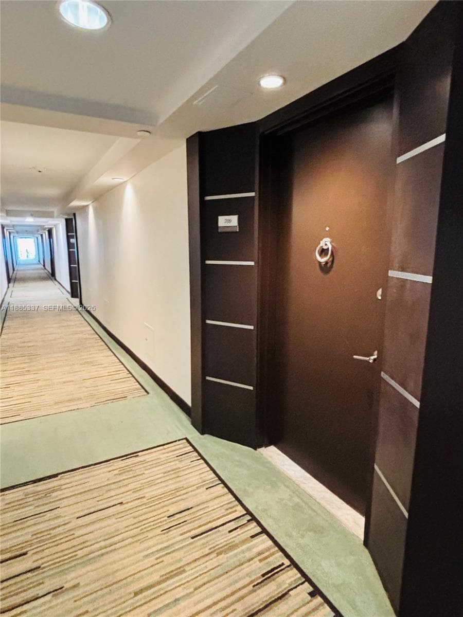 A11885337 — Miami Beach — 5