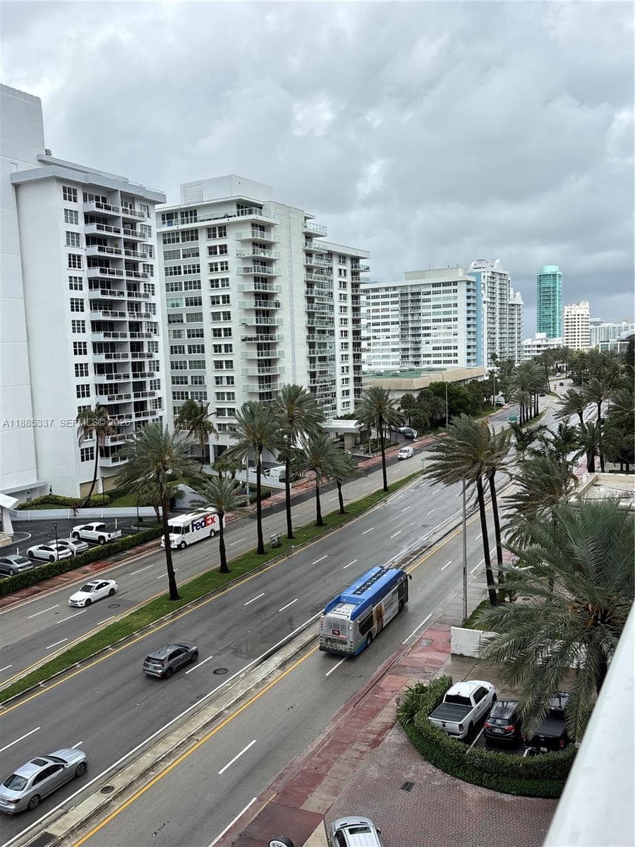 A11885337 — Miami Beach — 18