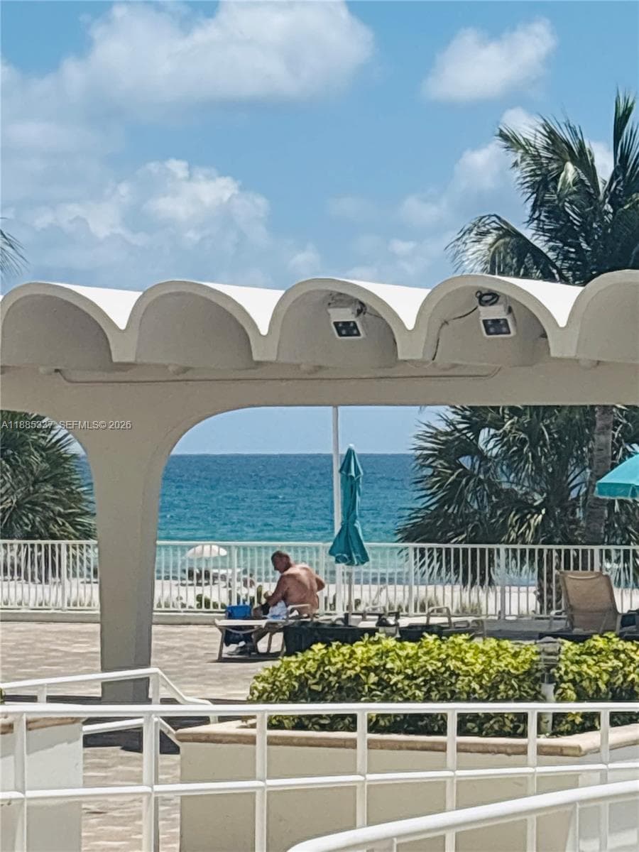 A11885337 — Miami Beach — 15