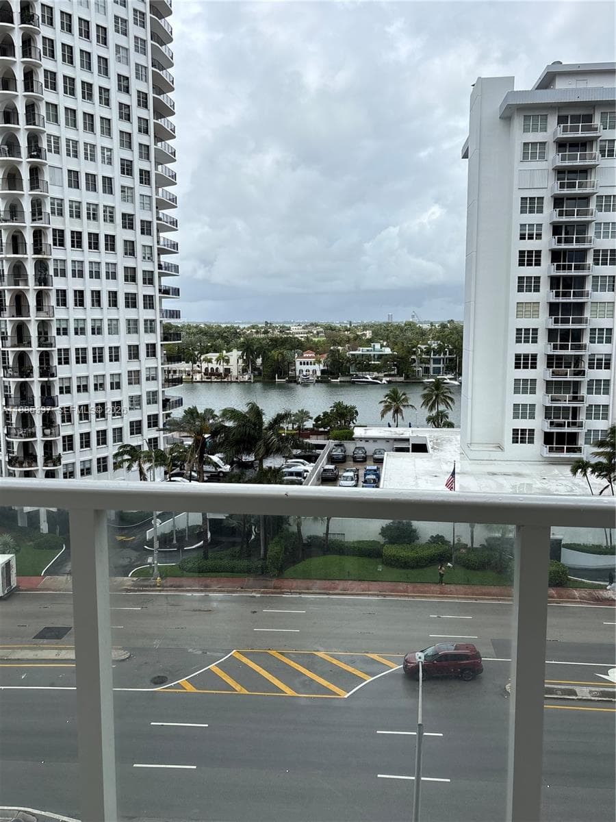 A11885337 — Miami Beach — 19