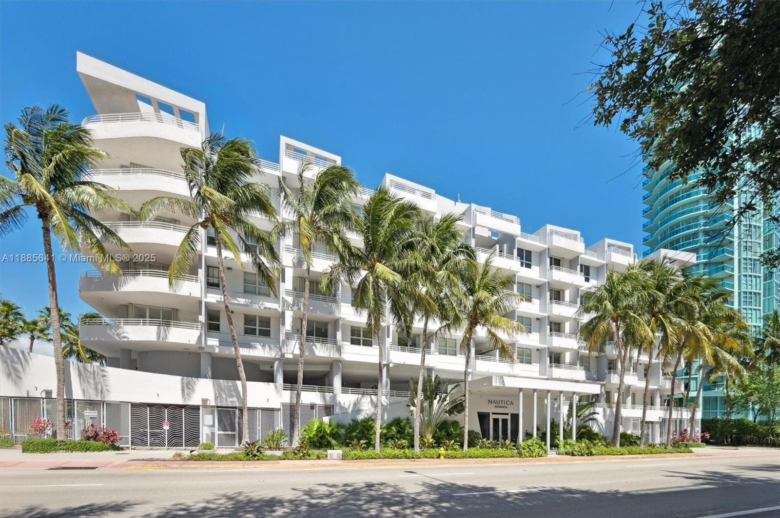 A11885641 — Miami Beach — 17