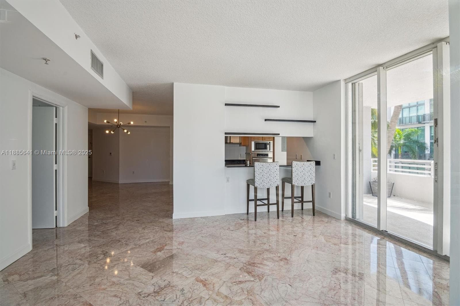 A11885641 — Miami Beach — 3