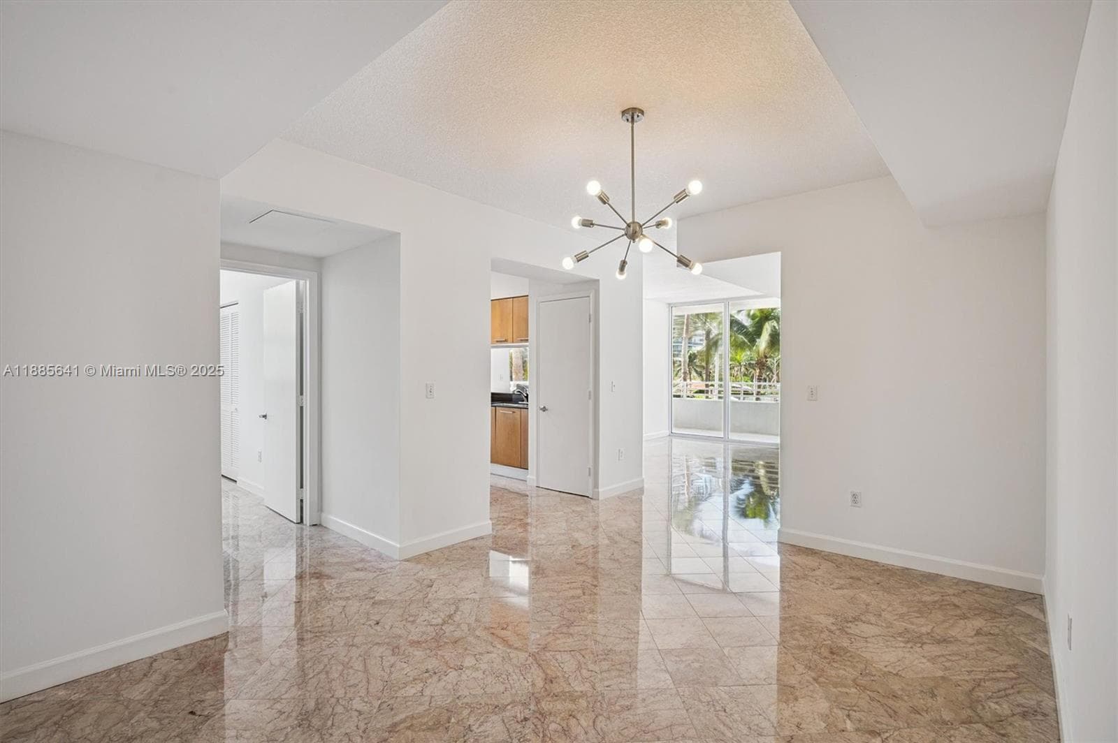 A11885641 — Miami Beach