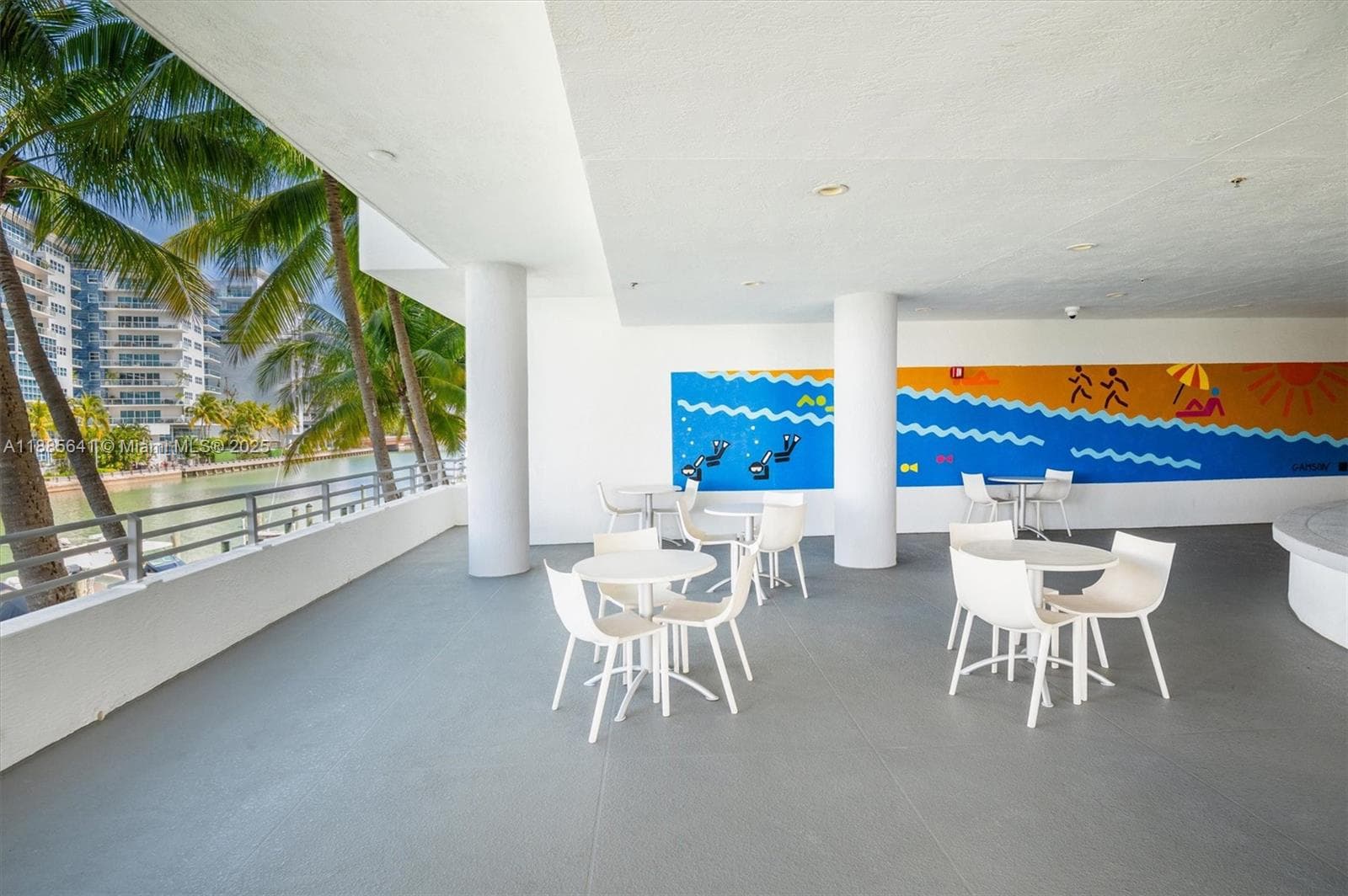 A11885641 — Miami Beach — 20