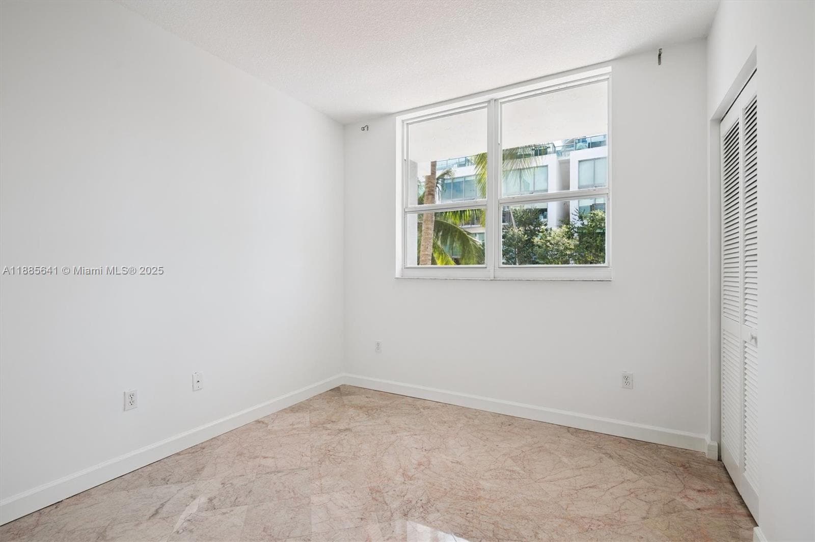 A11885641 — Miami Beach — 9