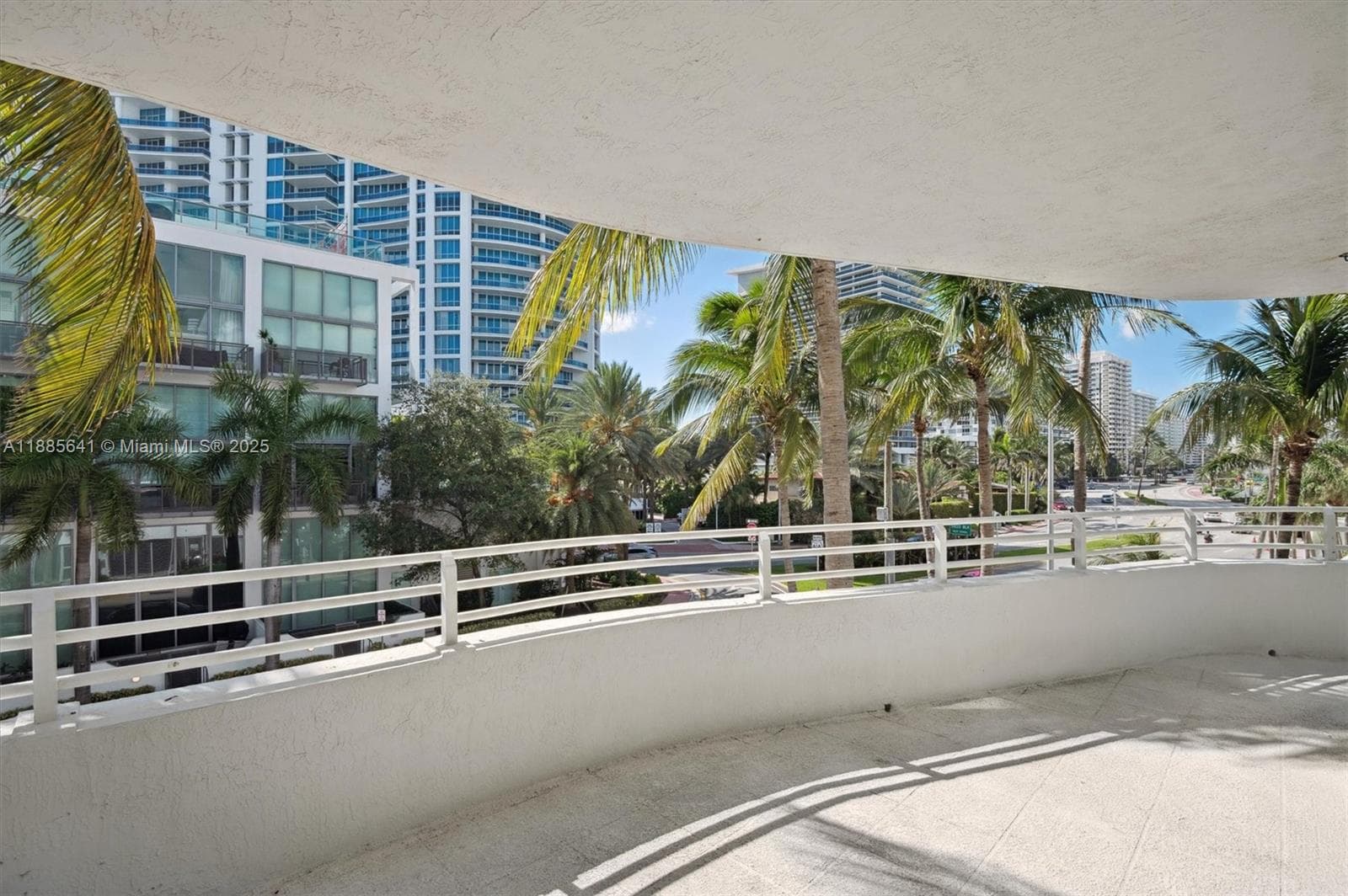 A11885641 — Miami Beach — 14