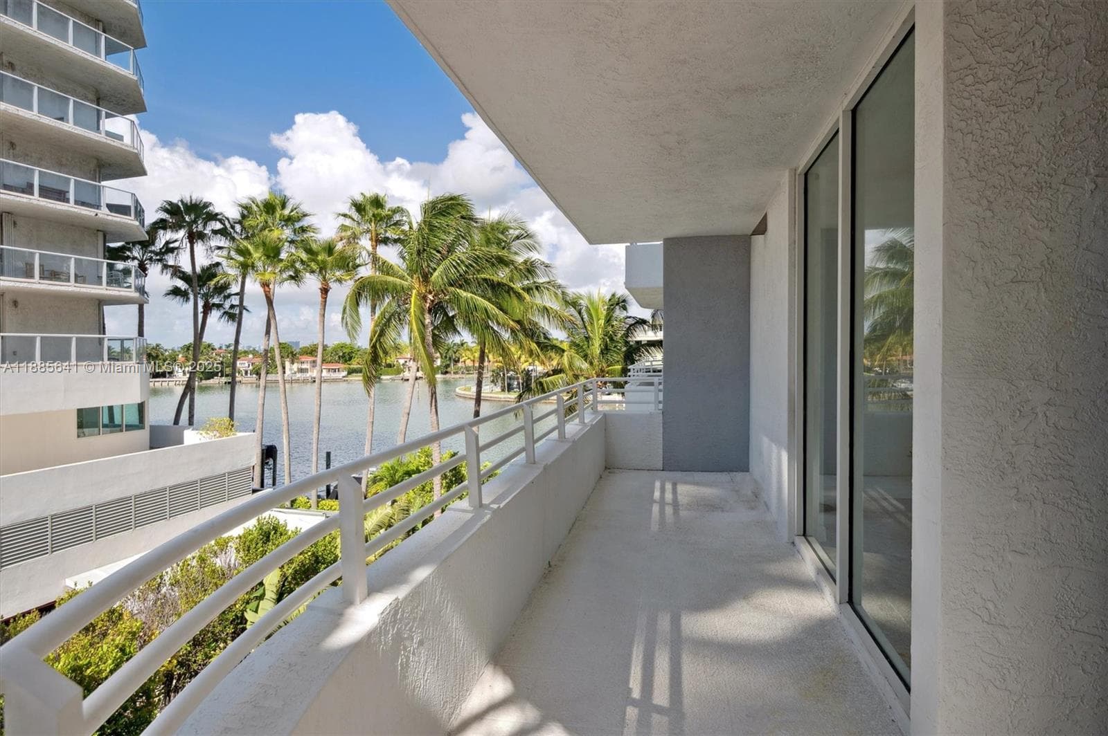A11885641 — Miami Beach — 15