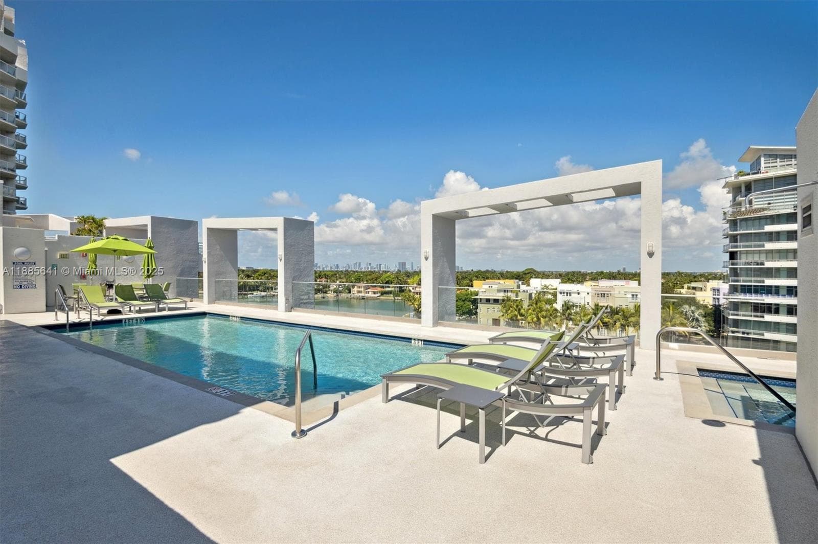 A11885641 — Miami Beach — 19