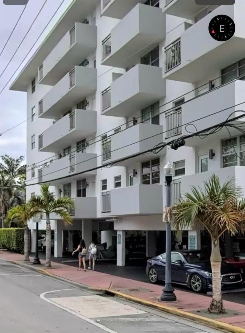 A11885930 — Miami Beach