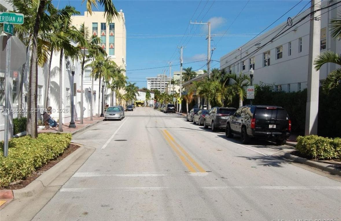 A11885930 — Miami Beach — 14
