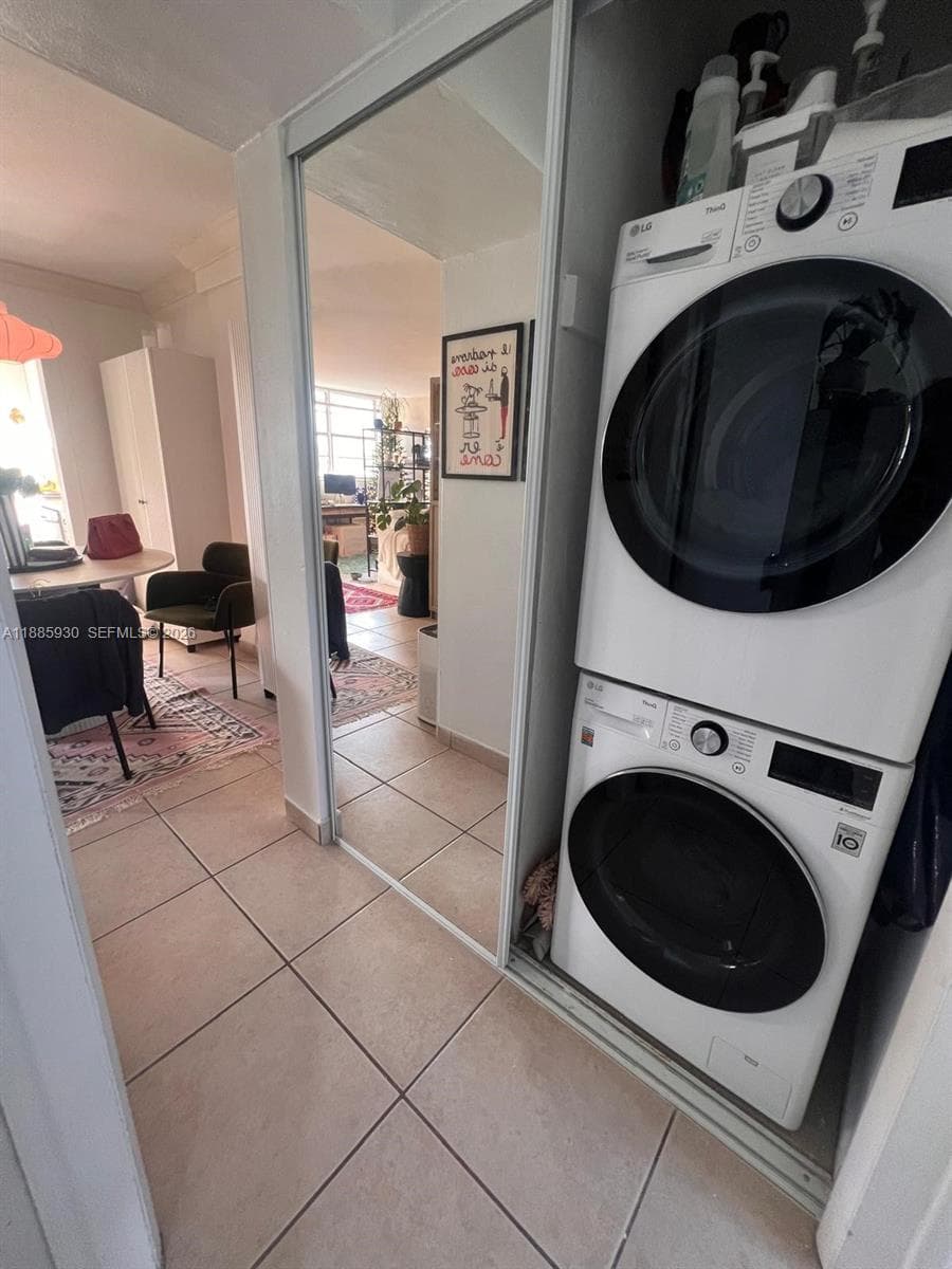 A11885930 — Miami Beach — 8